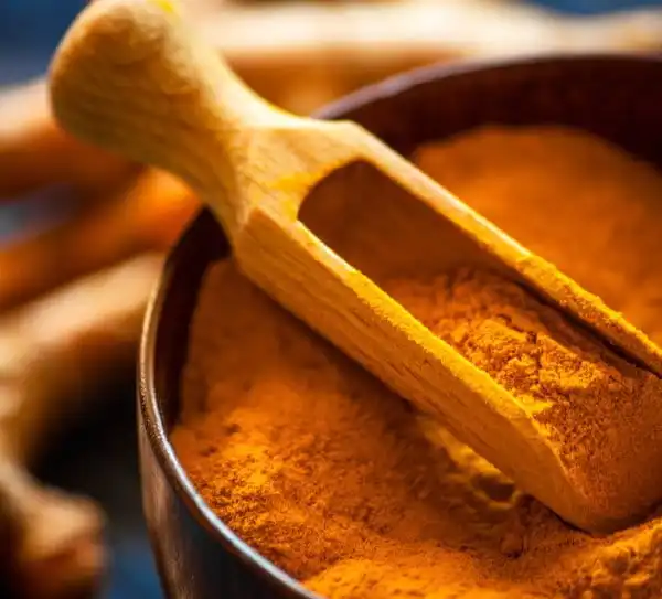 BOOST IMMUNITY
AND SPEED UP HEALING
WITH THE POWER OF
CURCUMIN